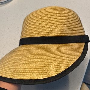 Woman's Half Brim Fashion Hat Retro Style Paper open back ponytail hair safe